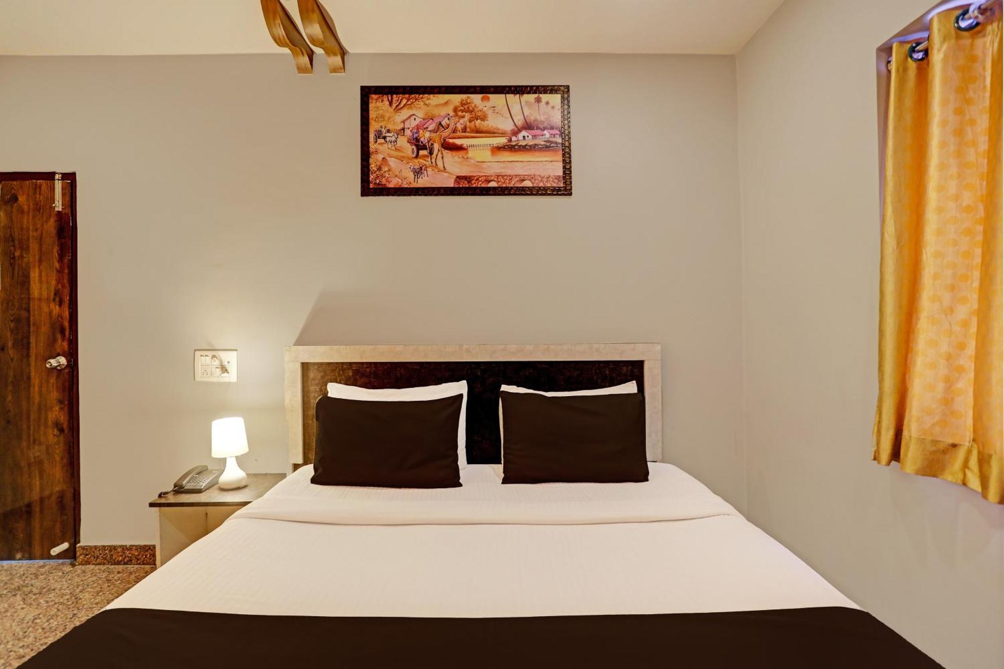 Hotel Airport Land New Delhi Exteriör bild