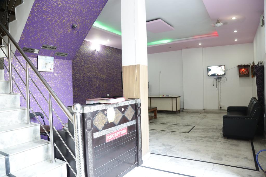 Hotel Airport Land New Delhi Exteriör bild