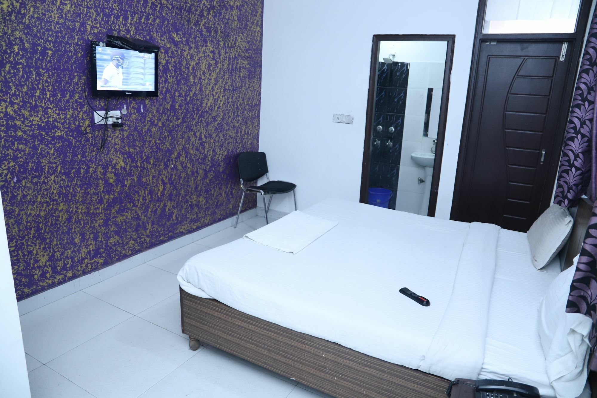Hotel Airport Land New Delhi Exteriör bild