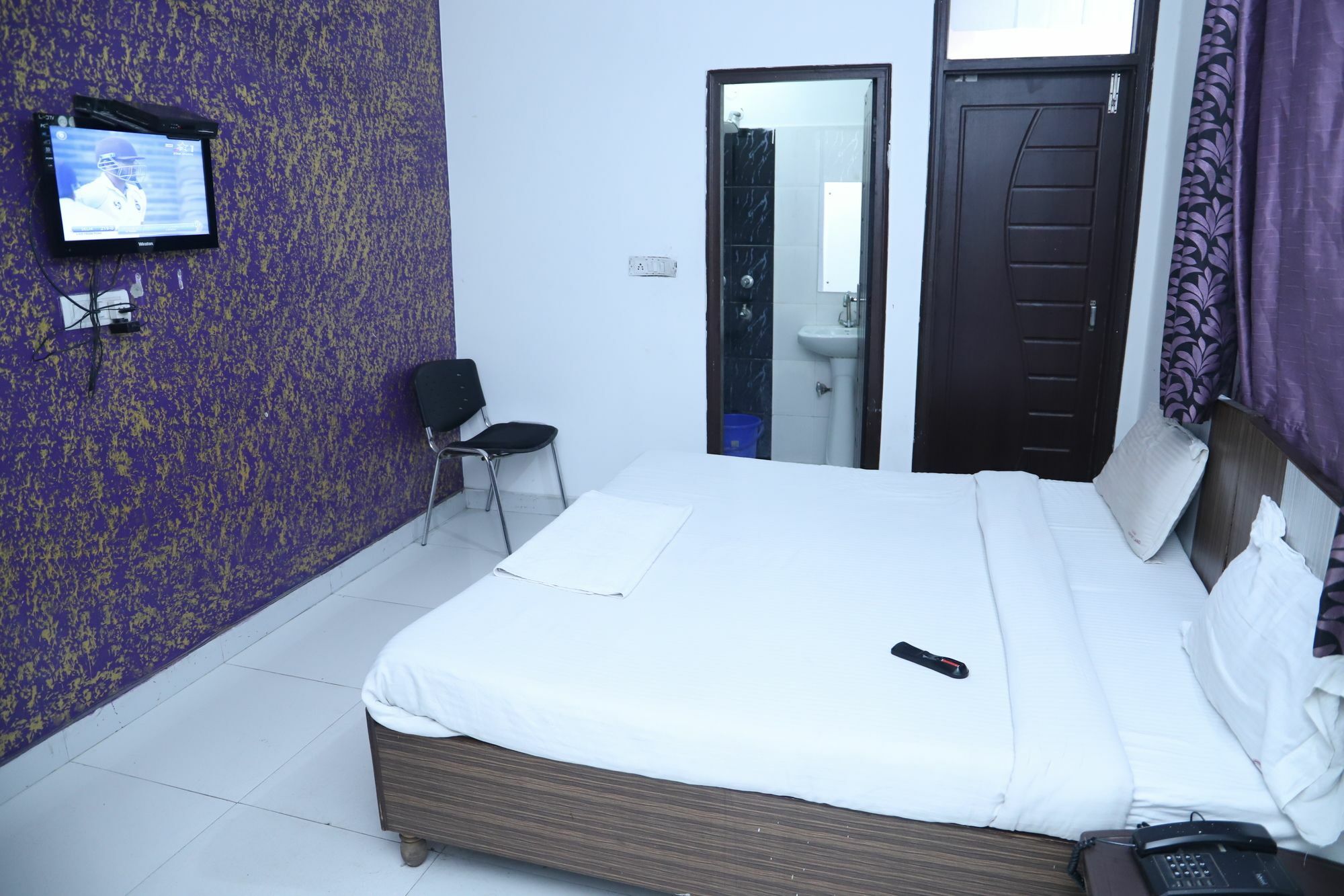 Hotel Airport Land New Delhi Exteriör bild