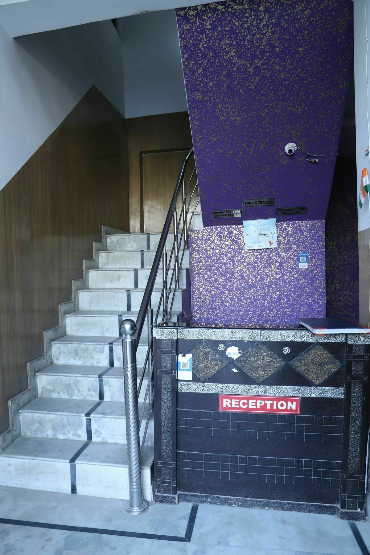 Hotel Airport Land New Delhi Exteriör bild